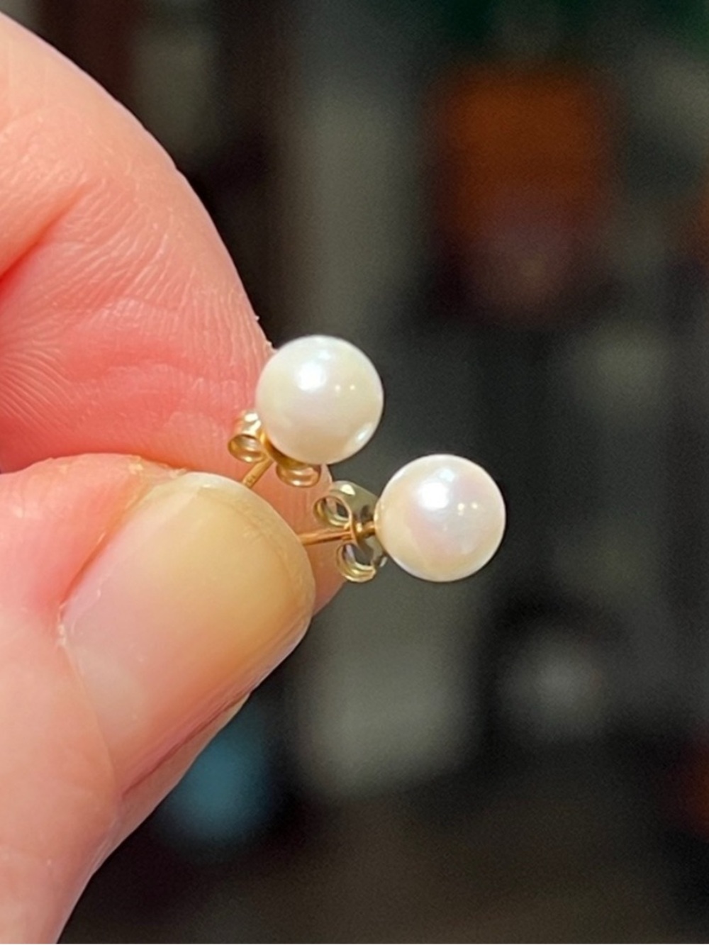 Vintage 14k Solid Yellow Gold White Pearl Stud Earrings